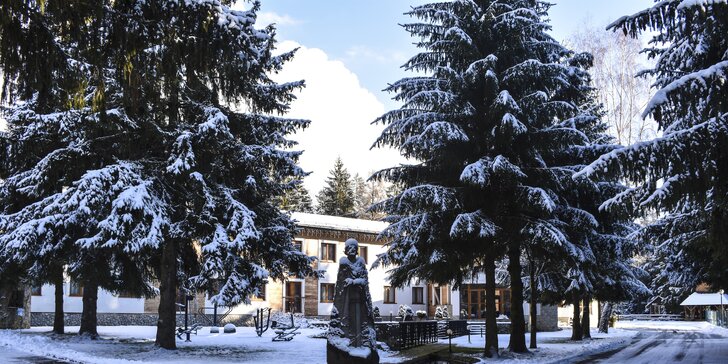Zima v Horskom hoteli Mních*** neďaleko Tatralandie a Jasnej