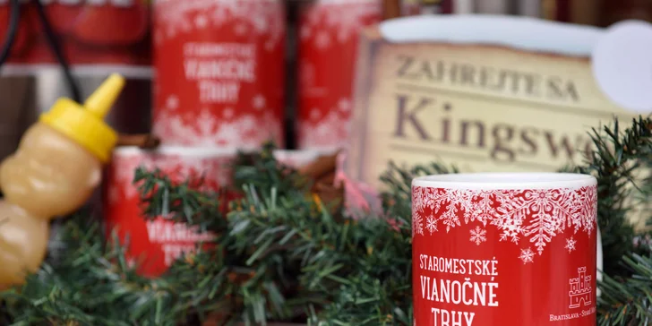 Vianočné trhy na Hviezdoslavovom námestí - cigánska, klobása a niečo na zohriatie