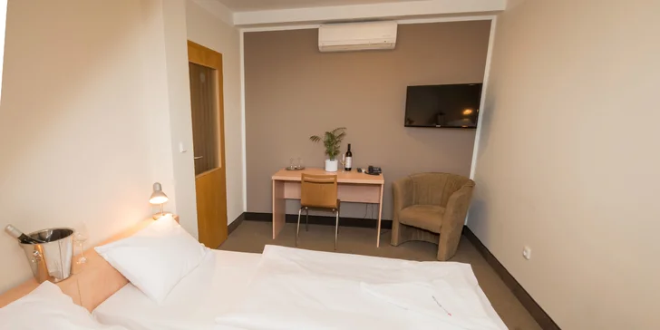 Relaxačný pobyt v hoteli Relax Hotel Štork s raňajkami, vírivkou aj saunou