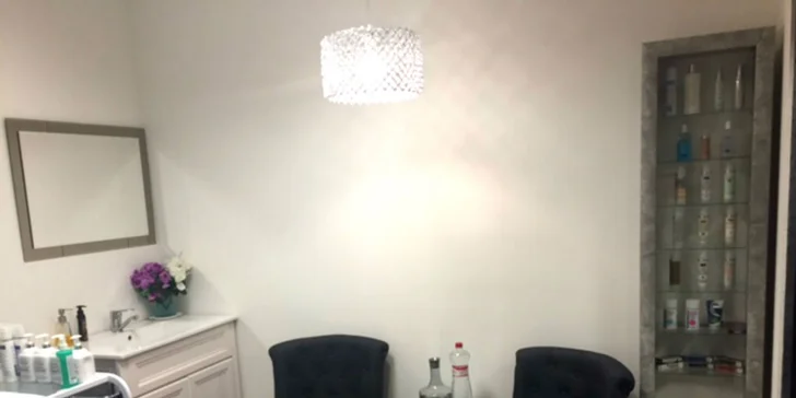 Hĺbkové čistenie aknóznej pleti alebo hydratačné ošetrenie