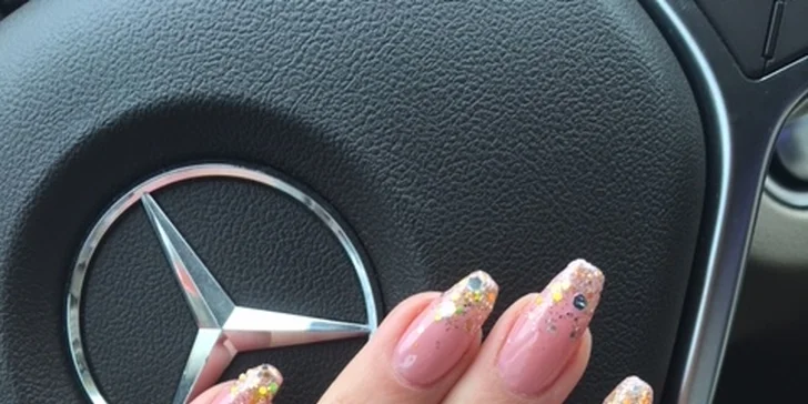 CND shellac alebo klasická či japonská manikúra