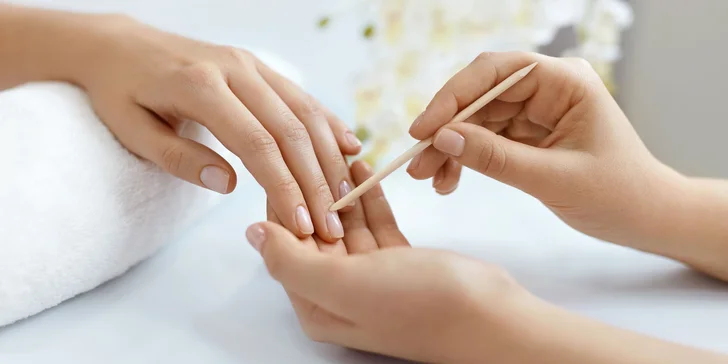 CND shellac alebo klasická či japonská manikúra
