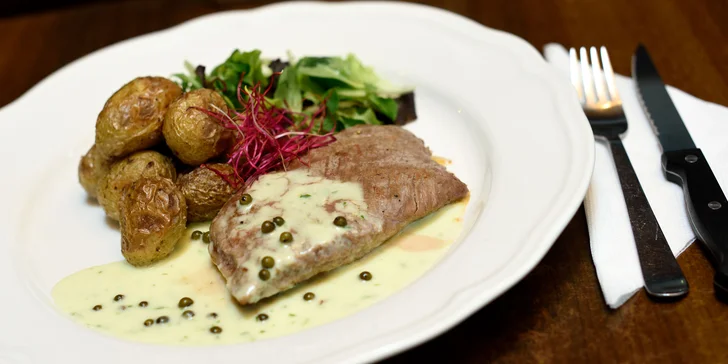 Flank steak s pečenými baby zemiakmi