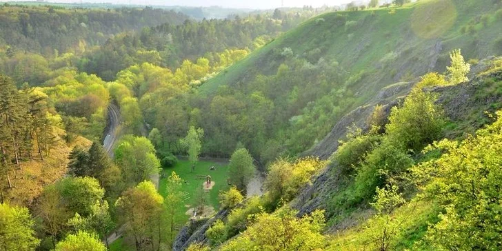 Jedinečný víkend v Prokopskom údolí so skvelým jedlom a možnosťou wellness v Prahe