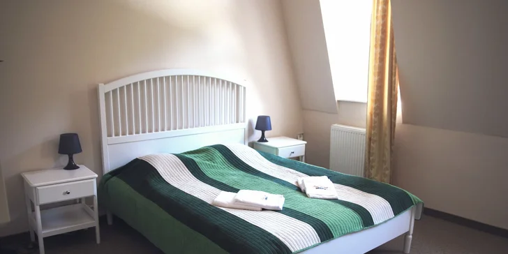 Pokojný hotel v blízkosti Karlových Varov: raňajky, vonkajšia vírivka aj masáž