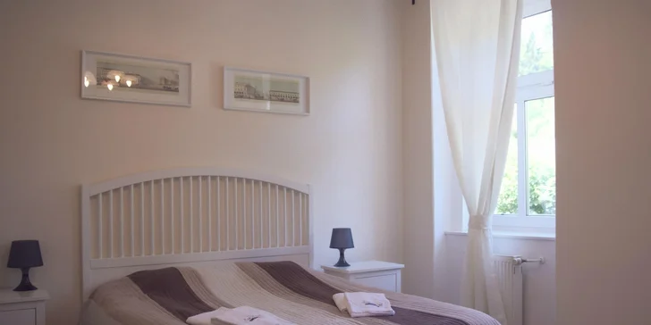 Pokojný hotel v blízkosti Karlových Varov: raňajky, vonkajšia vírivka aj masáž