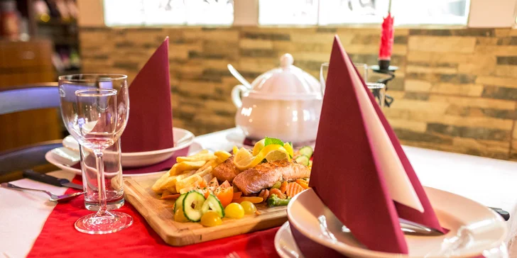 3-chodové menu podľa vlastného výberu aj s prípitkom pre 2 osoby