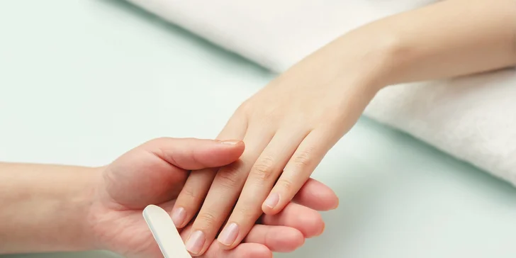 Medicinálna pedikúra s termozábalom a japonská manikúra s masážou
