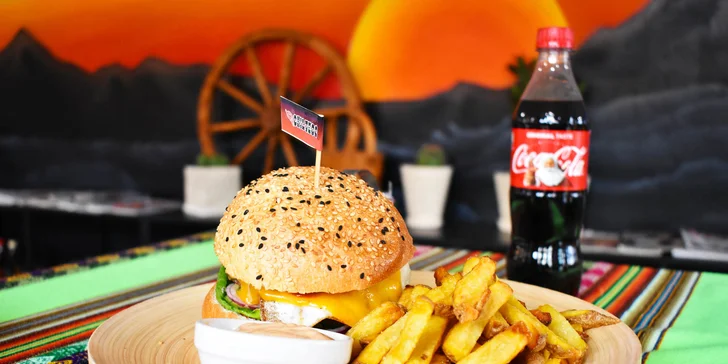 Burrito a 2 druhy burgrov s hranolčekmi a omáčkou