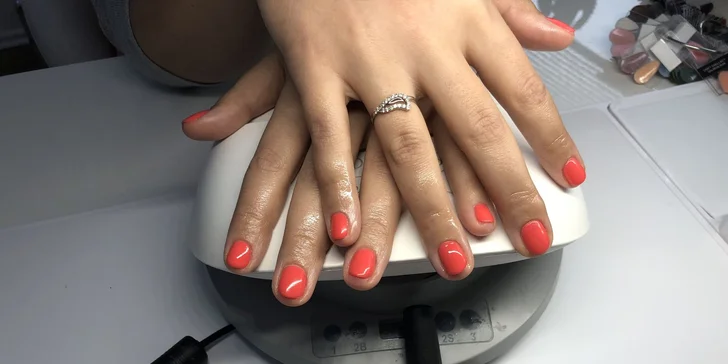 Klasická alebo japonská manikúra, alebo Shellac lakovanie