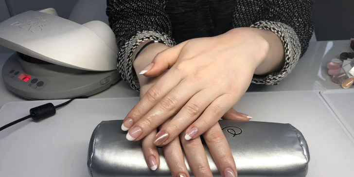 Spevnenie nechtov bio pokrytím alebo CND Shellac na rukách či nohách