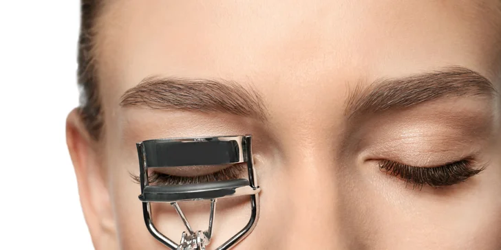 Rádiofrekvencia očného okolia či LASH LIFTING