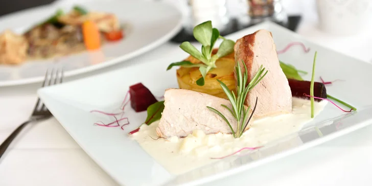 Romantická 3-chodová večera s wellness pre 2 osoby
