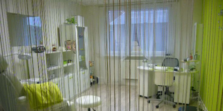 Medicinálna pedikúra s termozábalom a japonská manikúra s masážou
