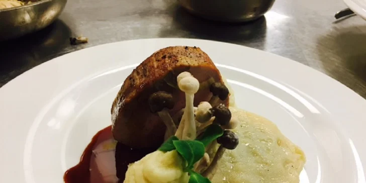 Luxusné valentínske degustačné 4-chodové menu pre dvoch + darček