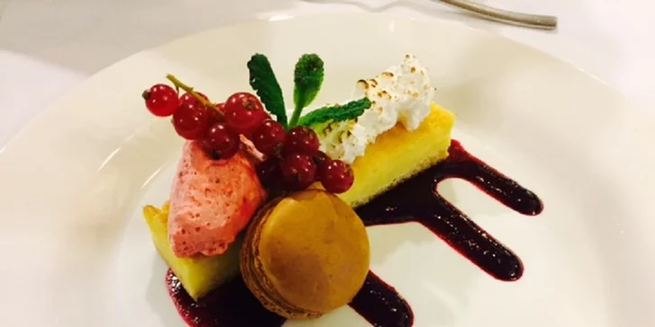 Luxusné valentínske degustačné 4-chodové menu pre dvoch + darček