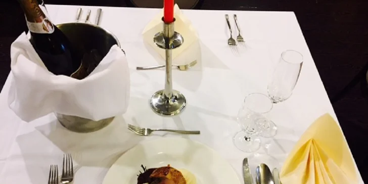 Luxusné valentínske degustačné 4-chodové menu pre dvoch + darček