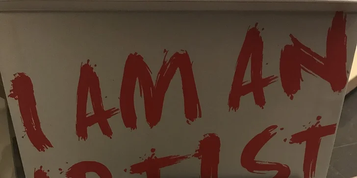 Slávnostné líčenie alebo spoločenský účes na ples