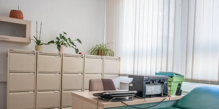 Aplikácia vstrebatelných mezonití-línia sánky