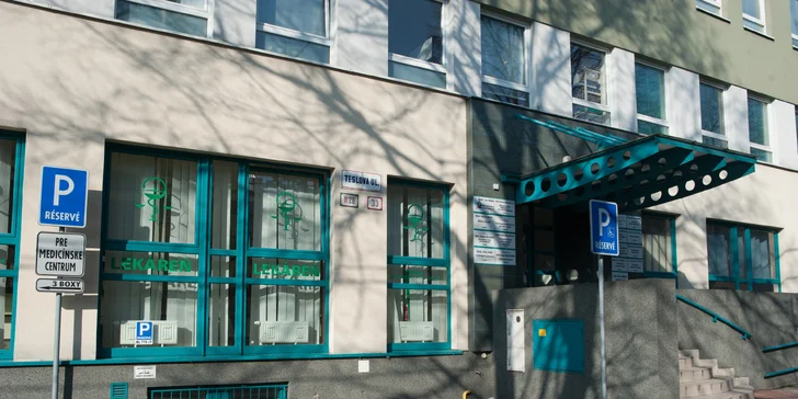 Aplikácia vstrebatelných mezonití-línia sánky