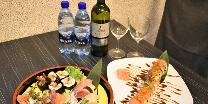 Sushi menu v tradičnej ázijskej reštaurácii Sushi Hamasaki