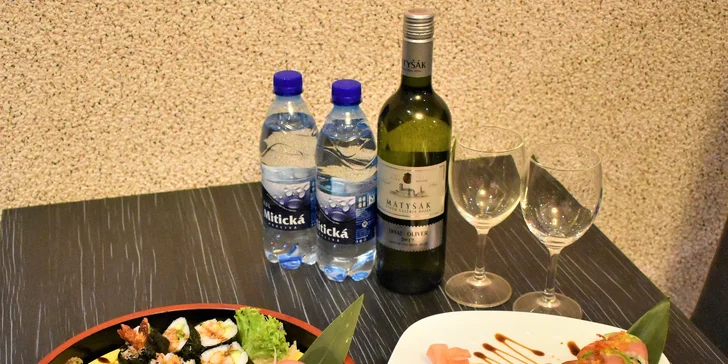Sushi menu v tradičnej ázijskej reštaurácii Sushi Hamasaki