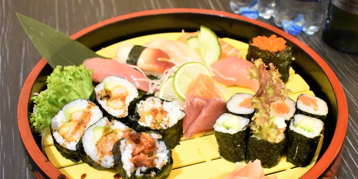 Sushi menu v tradičnej ázijskej reštaurácii Sushi Hamasaki