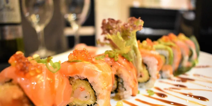 Sushi menu v tradičnej ázijskej reštaurácii Sushi Hamasaki