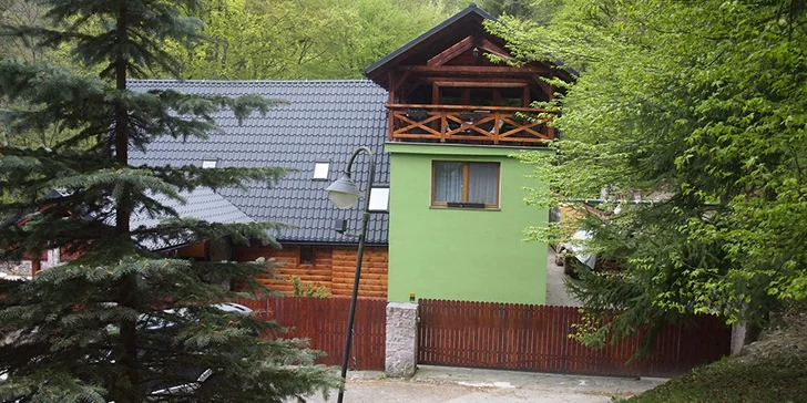 Ubytovanie s wellnessom v nadštandardne vybavenej Kolibe pri Sklenných Tepliciach