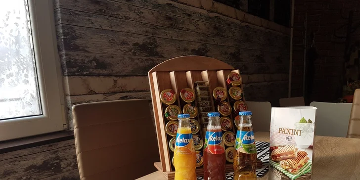Chrumkavé panini s džúsom alebo pečeným čajom