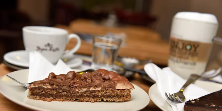 Káva v Kobyle. Aj s croissantom, koláčom či s palacinkami!