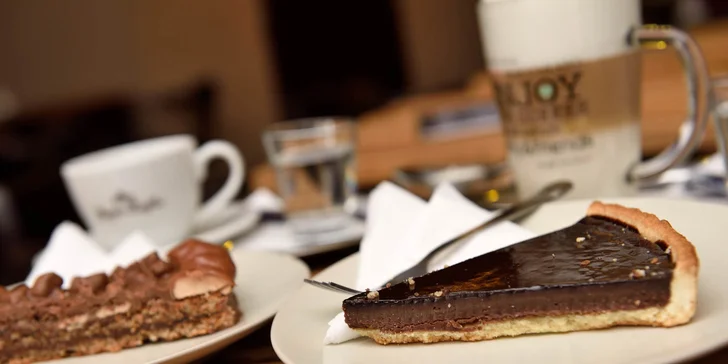 Káva v Kobyle. Aj s croissantom, koláčom či s palacinkami!
