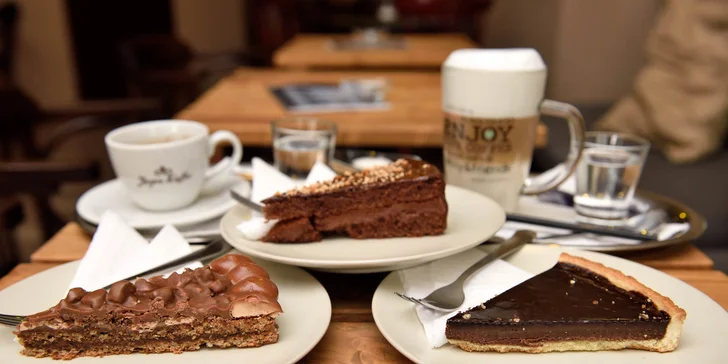 Káva v Kobyle. Aj s croissantom, koláčom či s palacinkami!