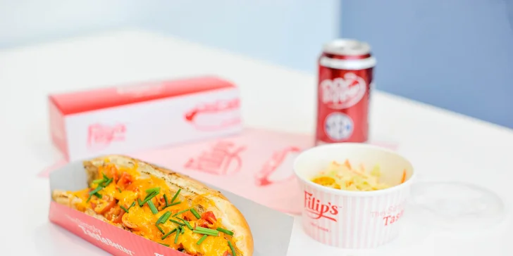 Skvelý hotdog s nápojom, cibuľovými krúžkami alebo šalátom!