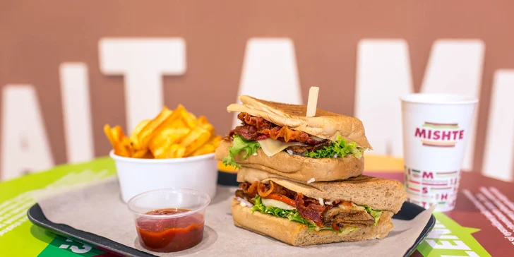 Nadupaný sandwich s MISHTE TWIST zemiačikmi a omáčkou