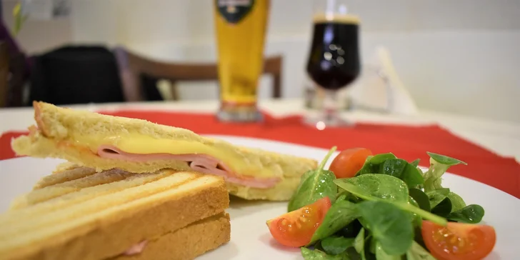 Dva toasty podľa vlastného výberu s pivom alebo Kofolou