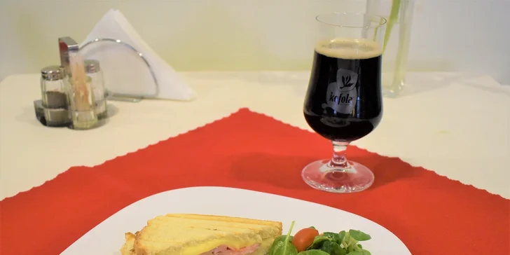 Dva toasty podľa vlastného výberu s pivom alebo Kofolou
