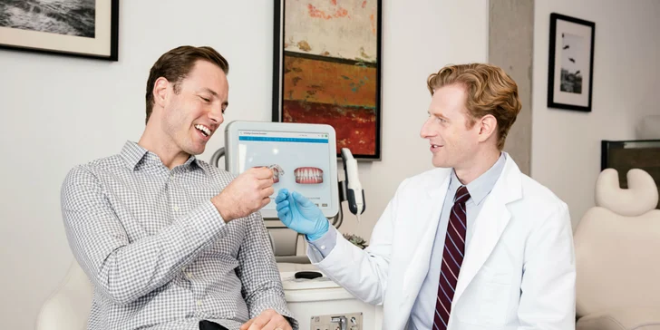 Konzultácia a zľava na neviditeľný zubný strojček INVISALIGN
