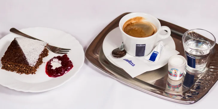 Poctivé espresso a chutný koláčik v Jam clube!