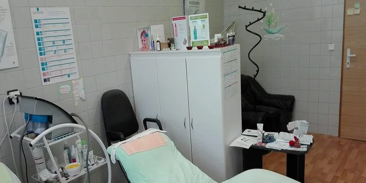 Piesková mikrodermabrázia s ošetrením biostimulačným laserom