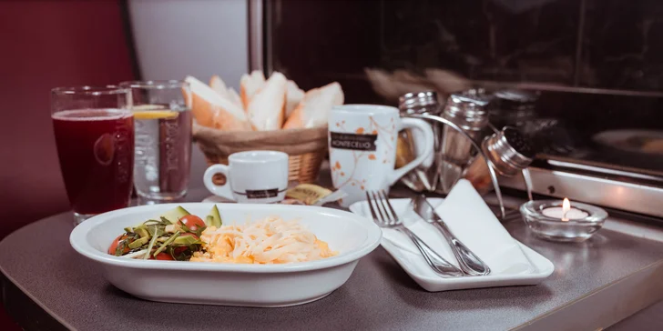 Raňajkové menu: praženica, párky alebo palacinky v Metro kaviarni