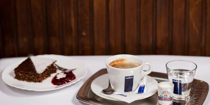 Poctivé espresso a chutný koláčik v Jam clube!