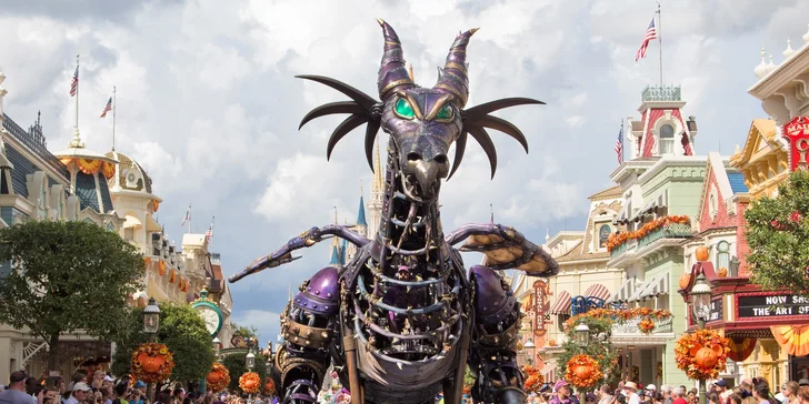 Klenot menom Paríž, krása zámku Versailles a Disneyland