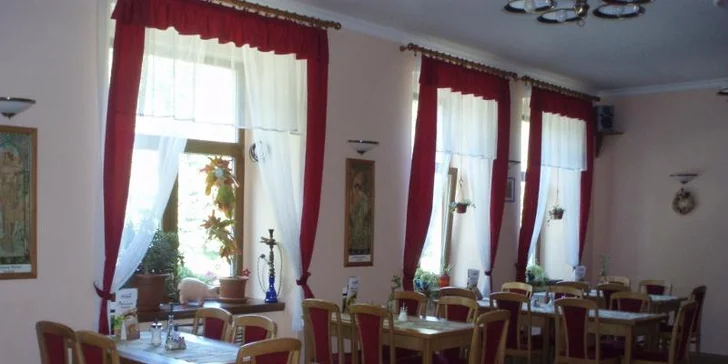 Moravský kras ako na dlani: Pobyt na 2 až 5 nocí, polpenzia a fľaša vína