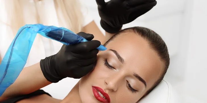 Permanentný make-up obočia, očnej linky alebo pier