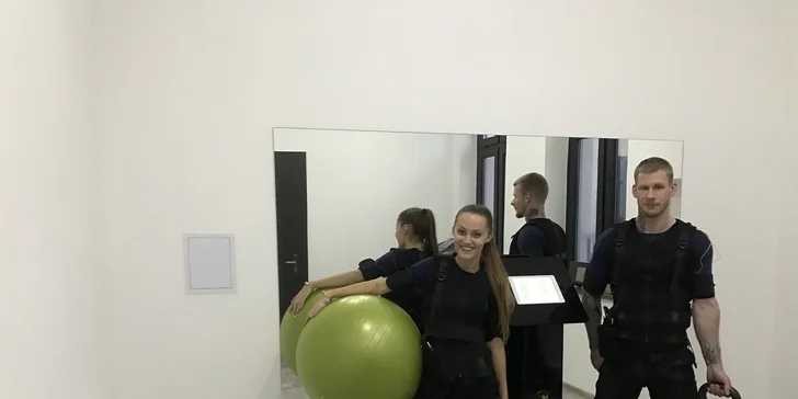EMS cvičenie pre 1 alebo 2 osoby v Revolution Body