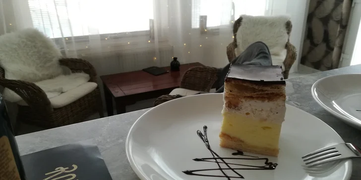 Káva a koláčik v centre Galanty