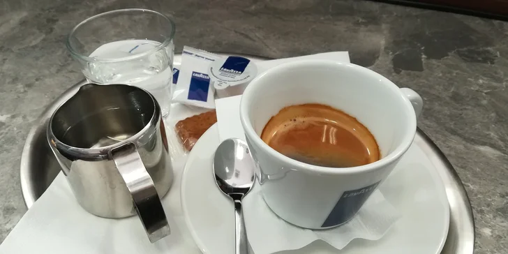 Káva a koláčik v centre Galanty