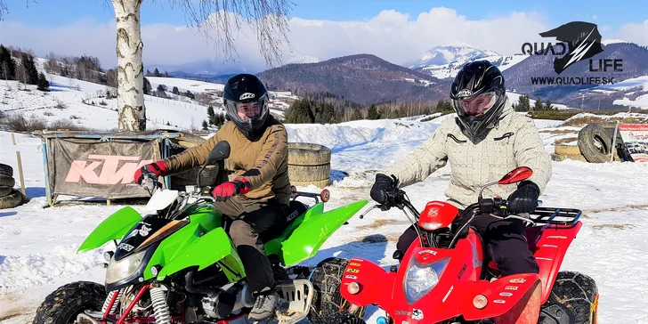 Nadupaná adrenalínová jazda na štvorkolkách na profesionálnej motocrossovej trati