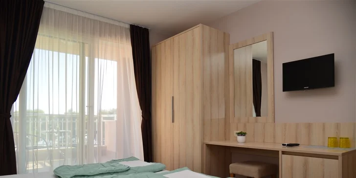 7 nocí s polpenziou na Makarskej: nový hotel v bezprostrednej blízkosti mora